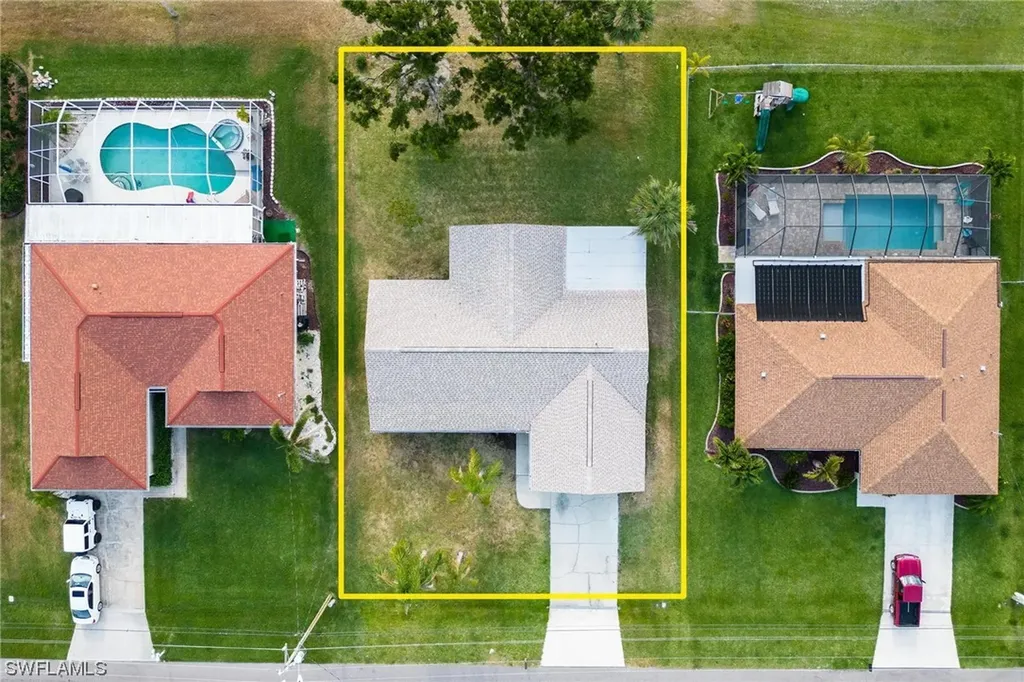 932 SE 4th Place Cape Coral FL 33990