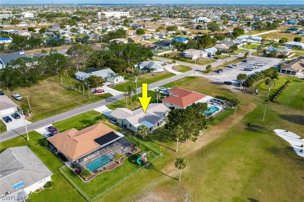932 SE 4th Place Cape Coral FL 33990