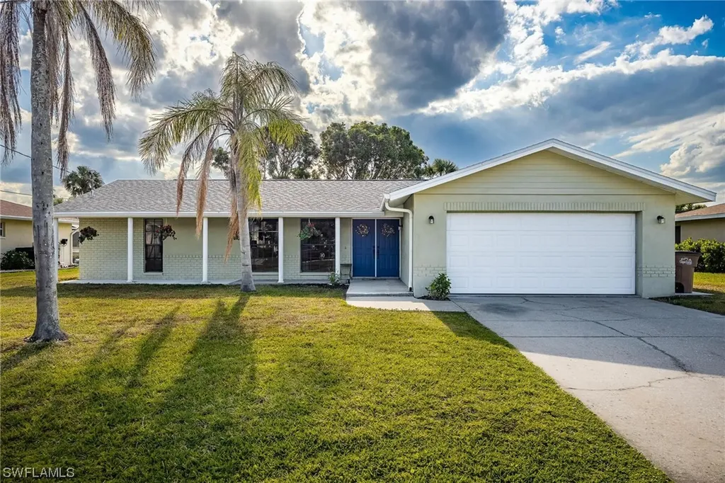 932 SE 4th Place Cape Coral FL 33990