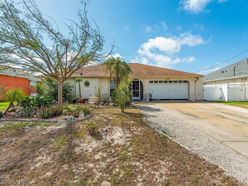 916 SE 35th Terrace Cape Coral FL 33904