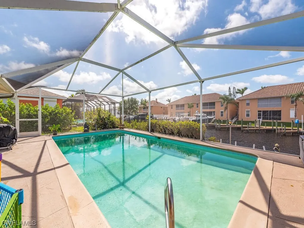 916 SE 35th Terrace Cape Coral FL 33904