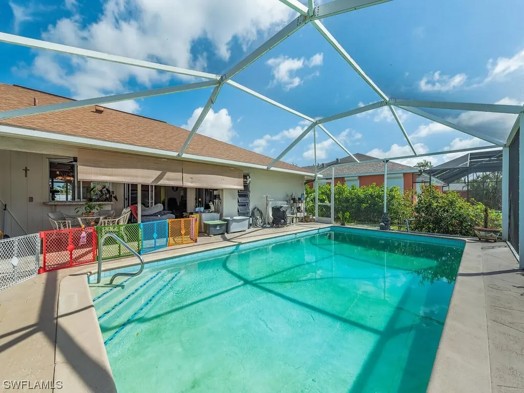 916 SE 35th Terrace Cape Coral FL 33904