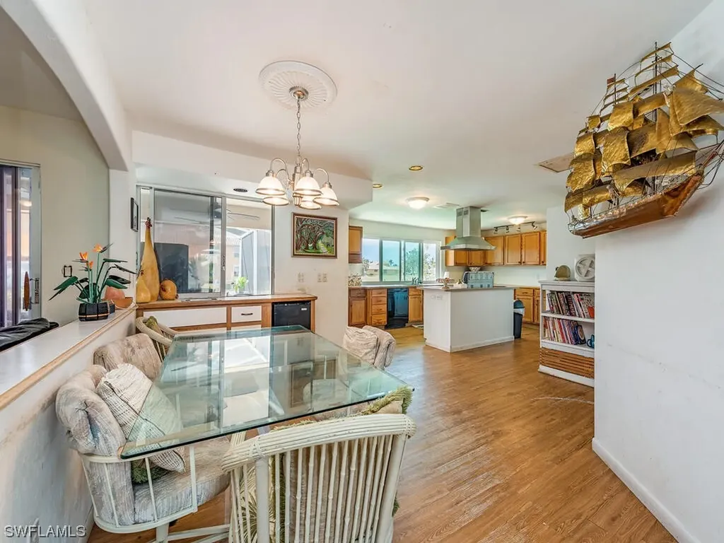 916 SE 35th Terrace Cape Coral FL 33904