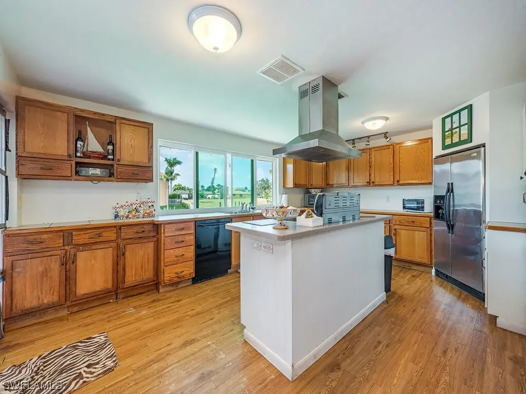 916 SE 35th Terrace Cape Coral FL 33904