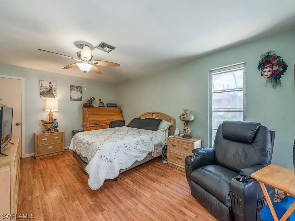 916 SE 35th Terrace Cape Coral FL 33904