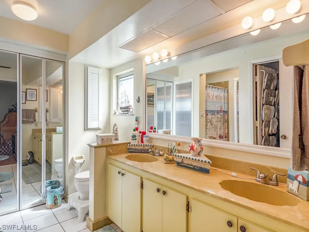 916 SE 35th Terrace Cape Coral FL 33904
