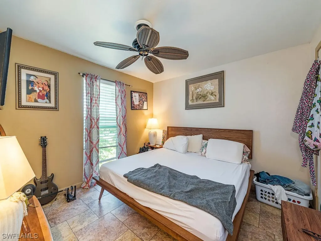 916 SE 35th Terrace Cape Coral FL 33904