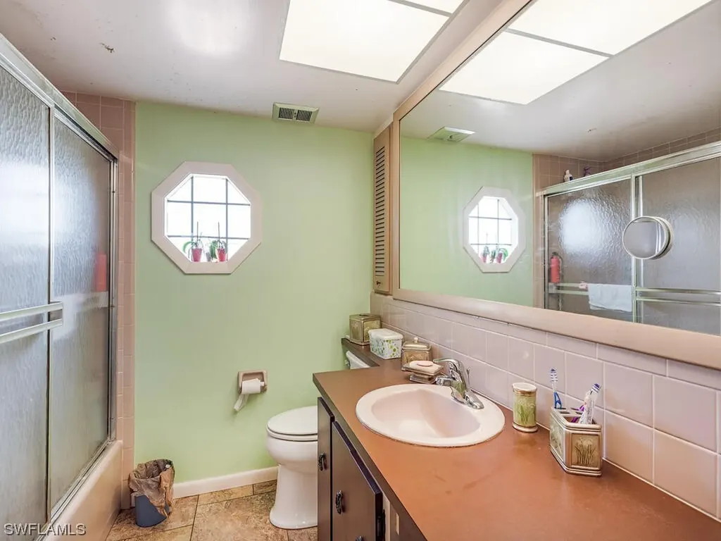 916 SE 35th Terrace Cape Coral FL 33904