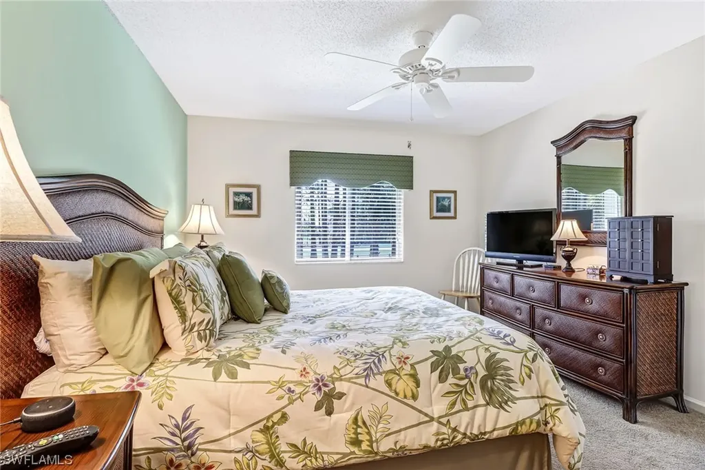 6900 Dennis Circle Naples FL 34104