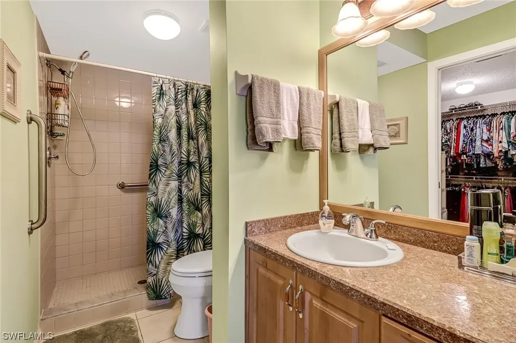 6900 Dennis Circle Naples FL 34104