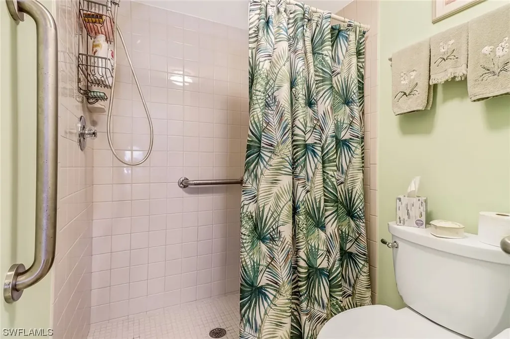 6900 Dennis Circle Naples FL 34104