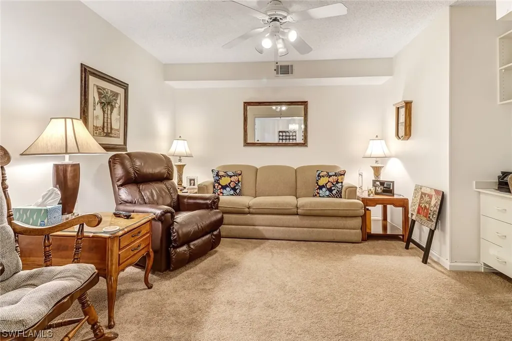 6900 Dennis Circle Naples FL 34104