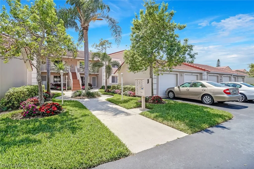 6900 Dennis Circle Naples FL 34104
