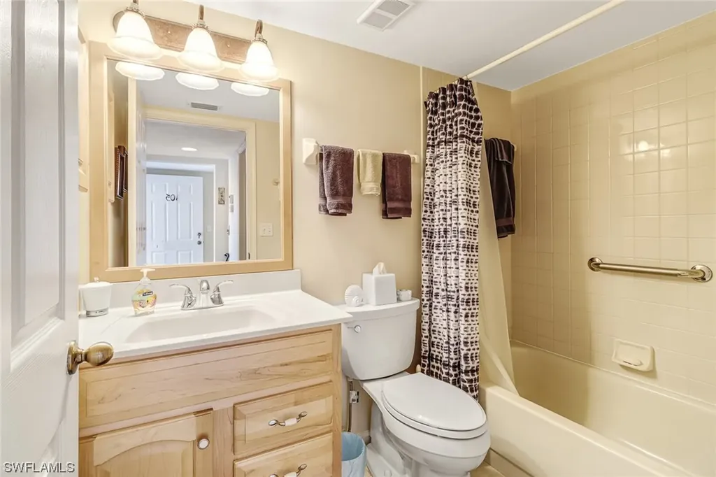 6900 Dennis Circle Naples FL 34104