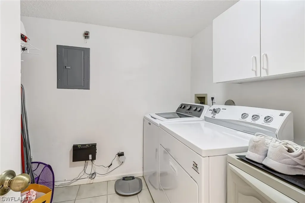 6900 Dennis Circle Naples FL 34104