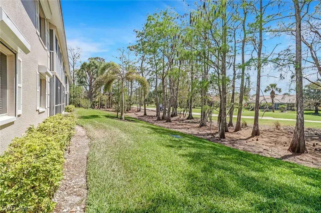 6900 Dennis Circle Naples FL 34104