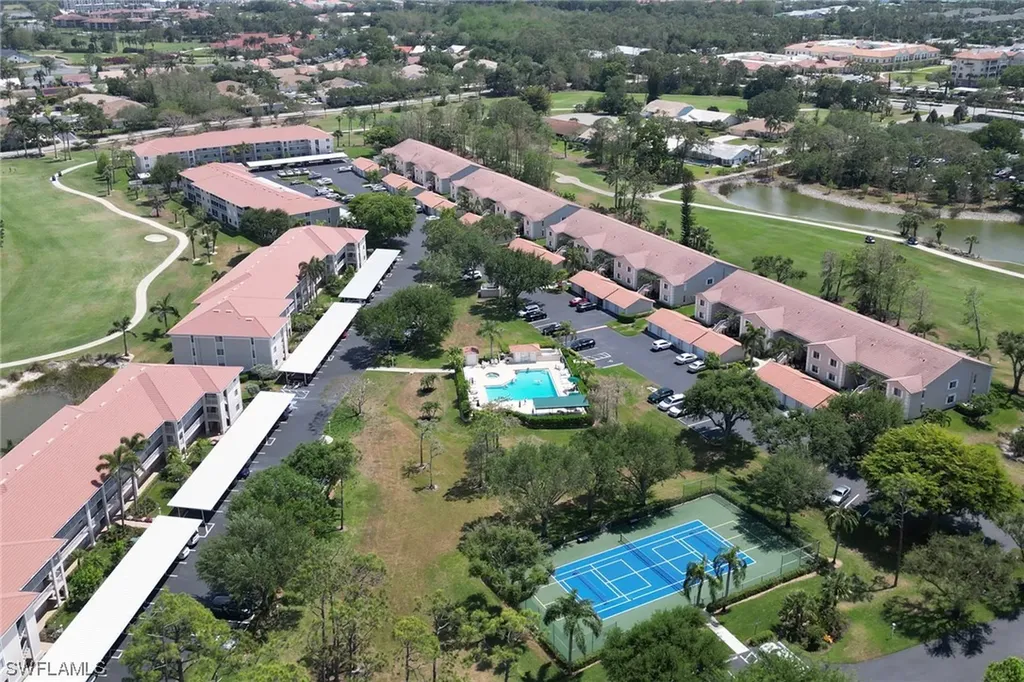 6900 Dennis Circle Naples FL 34104