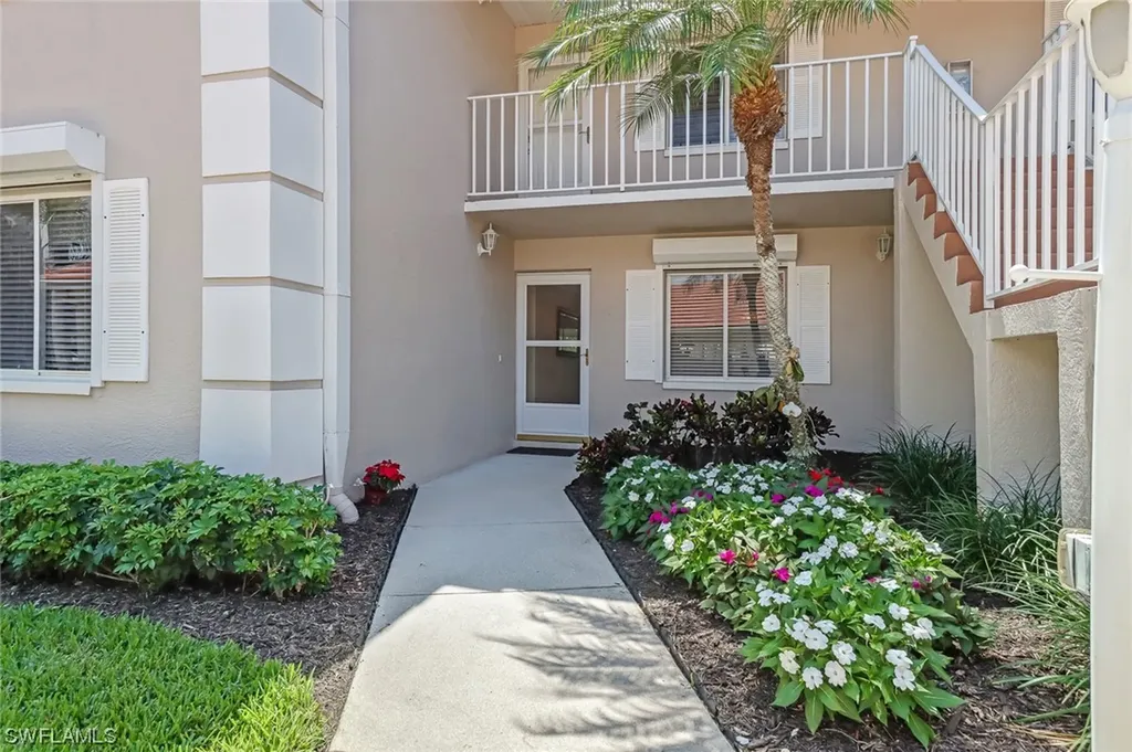 6900 Dennis Circle Naples FL 34104