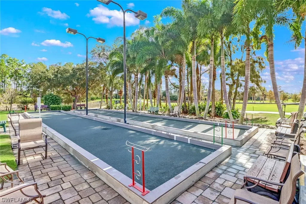 6900 Dennis Circle Naples FL 34104