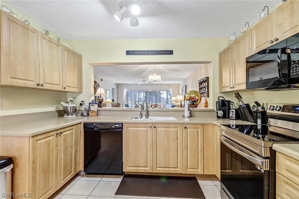 6900 Dennis Circle Naples FL 34104