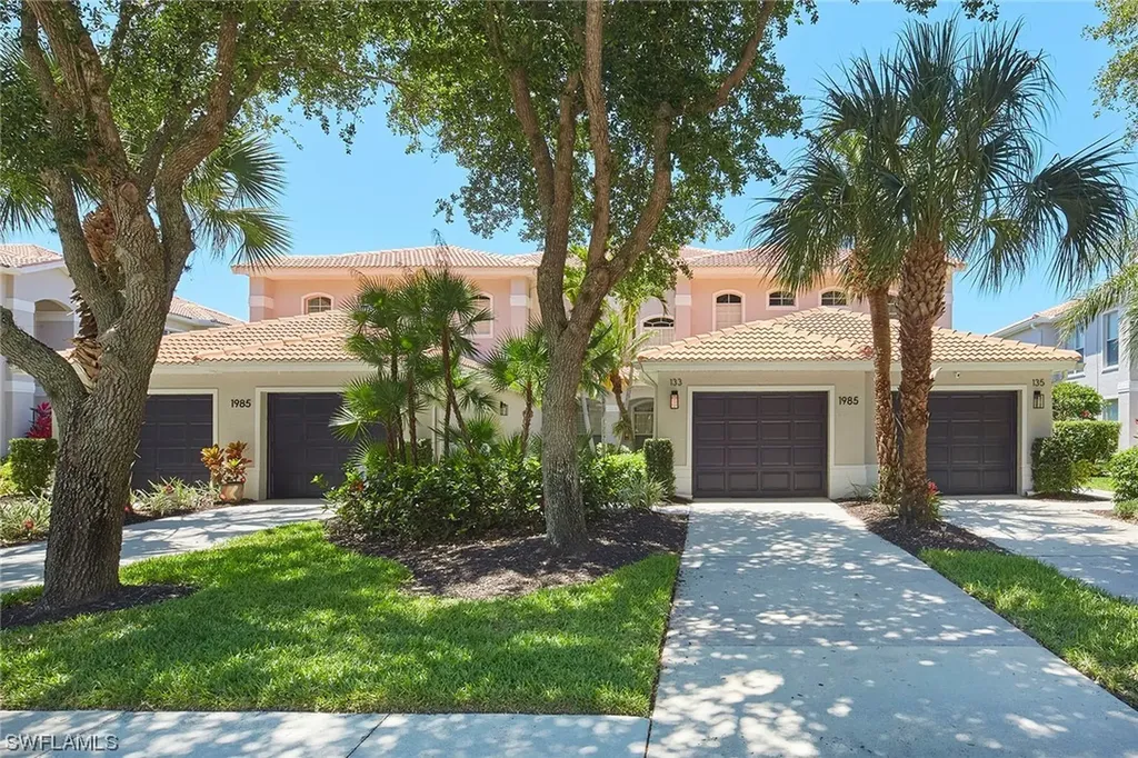 1985 Crestview Way Naples FL 34119