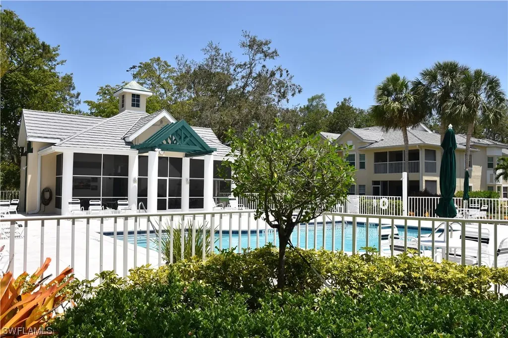 2852 Aintree Lane Naples FL 34112