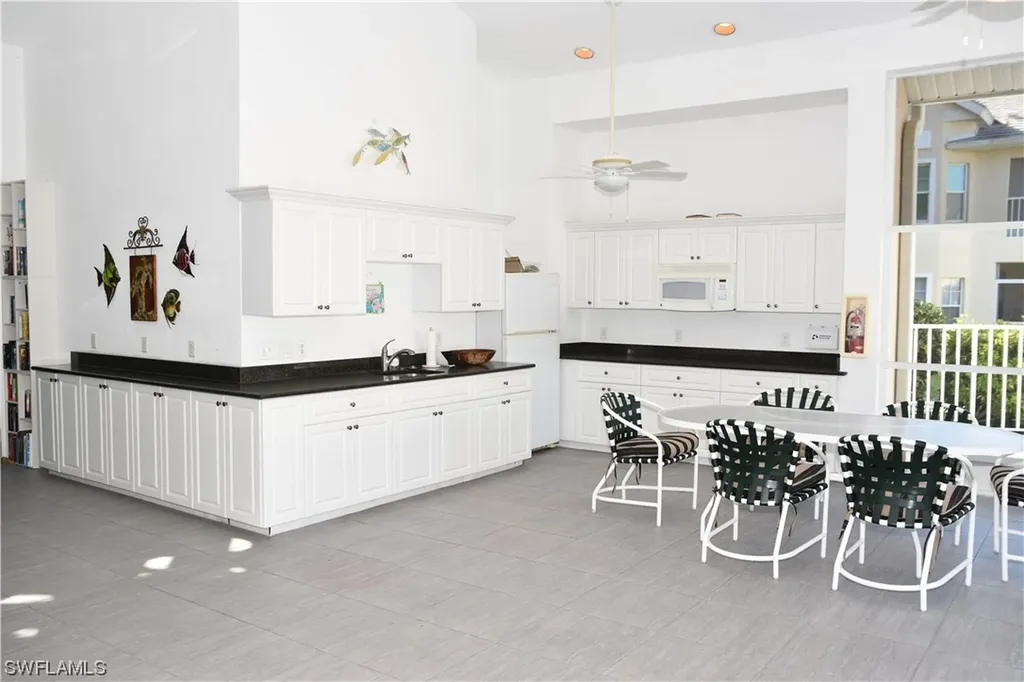 2852 Aintree Lane Naples FL 34112