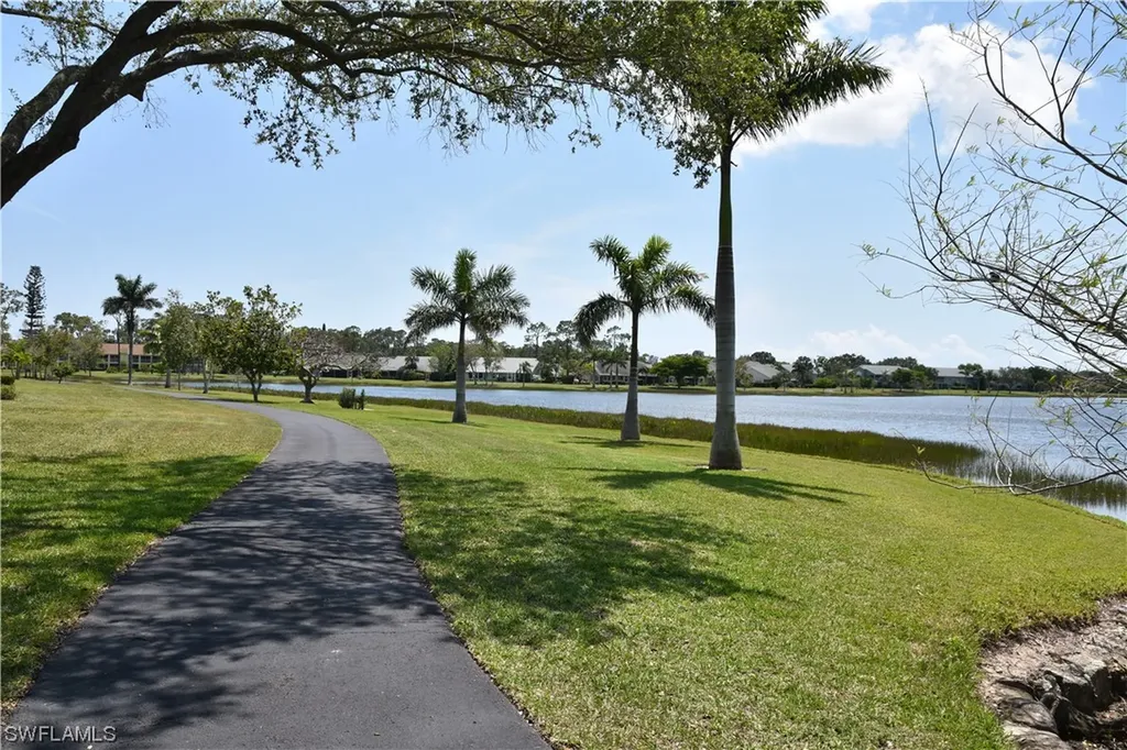 2852 Aintree Lane Naples FL 34112