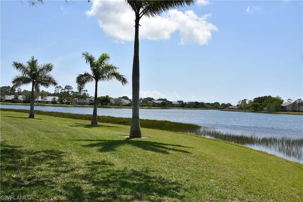 2852 Aintree Lane Naples FL 34112