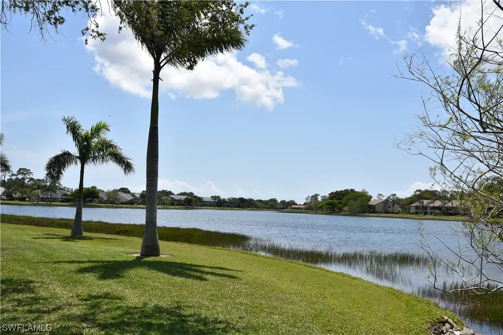 2852 Aintree Lane Naples FL 34112
