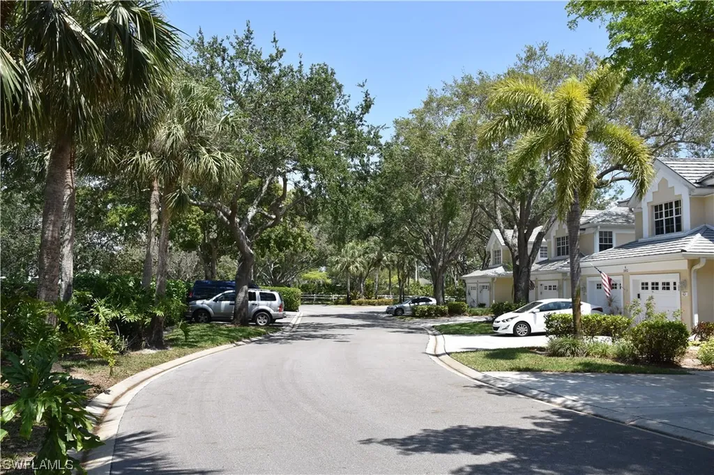 2852 Aintree Lane Naples FL 34112