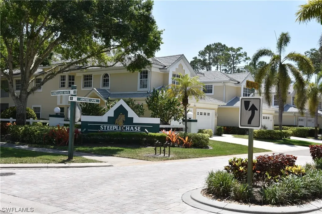 2852 Aintree Lane Naples FL 34112