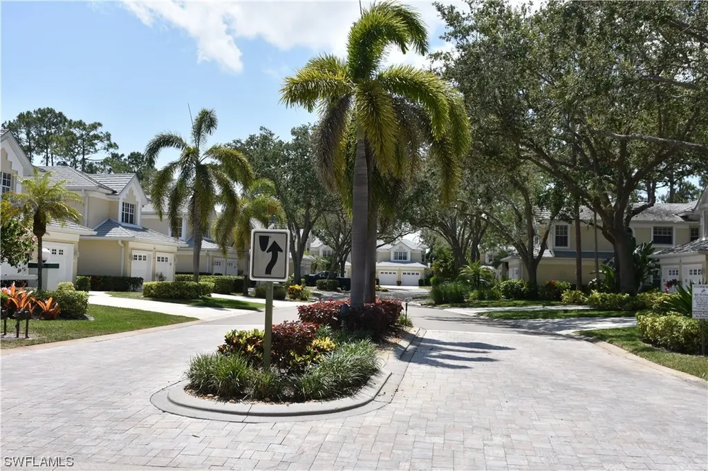 2852 Aintree Lane Naples FL 34112
