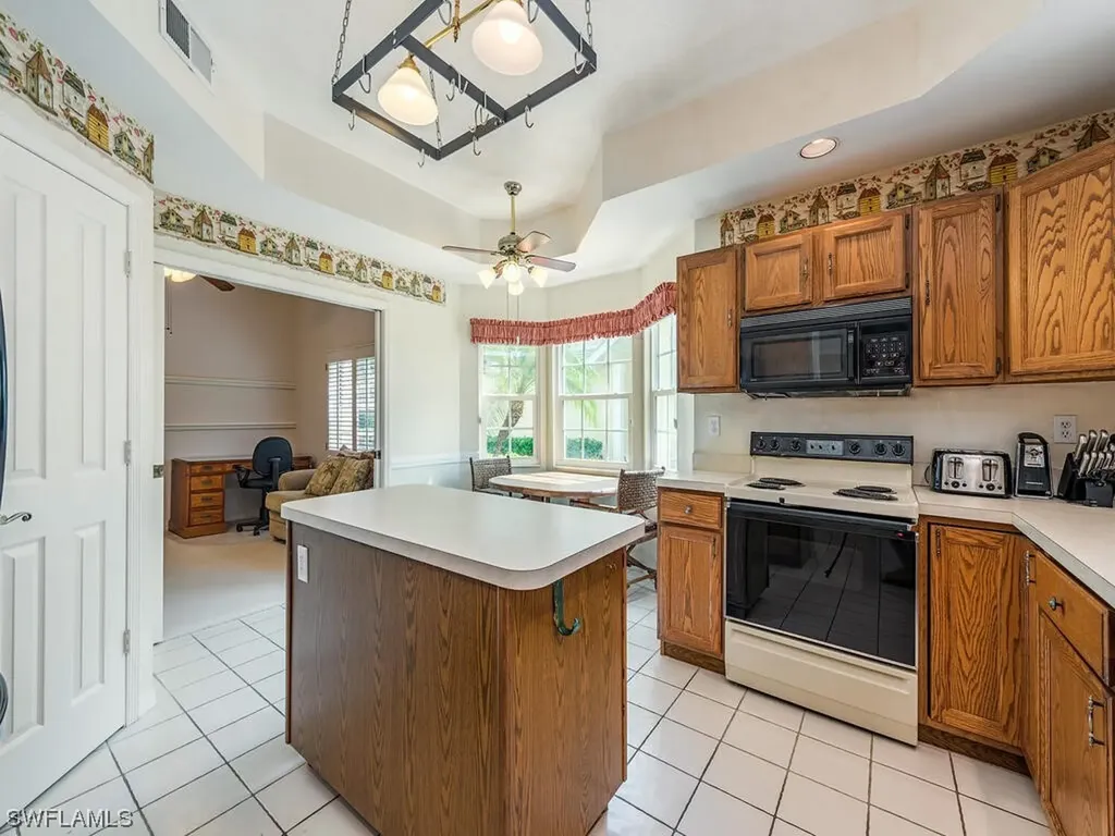 2852 Aintree Lane Naples FL 34112