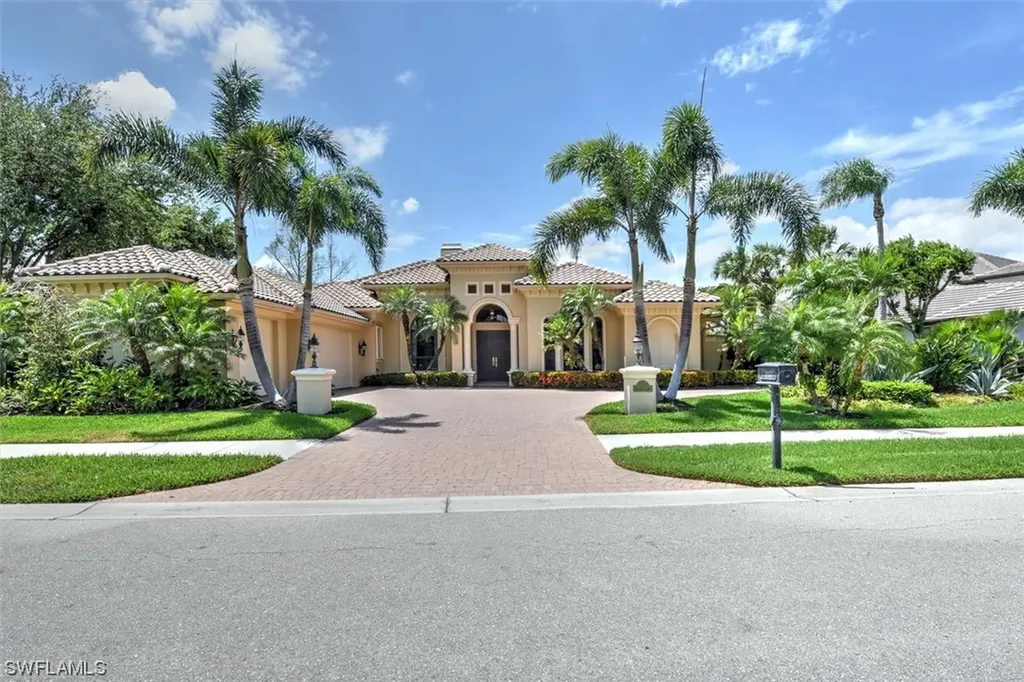 2987 Mona Lisa Boulevard Naples FL 34119