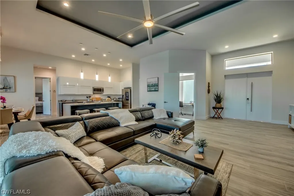 304 NW 13th Avenue Cape Coral FL 33993