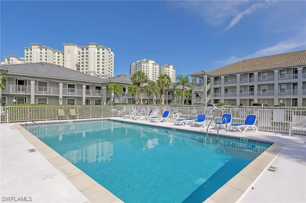 Naples FL, 509 Roma Court, Unit 103