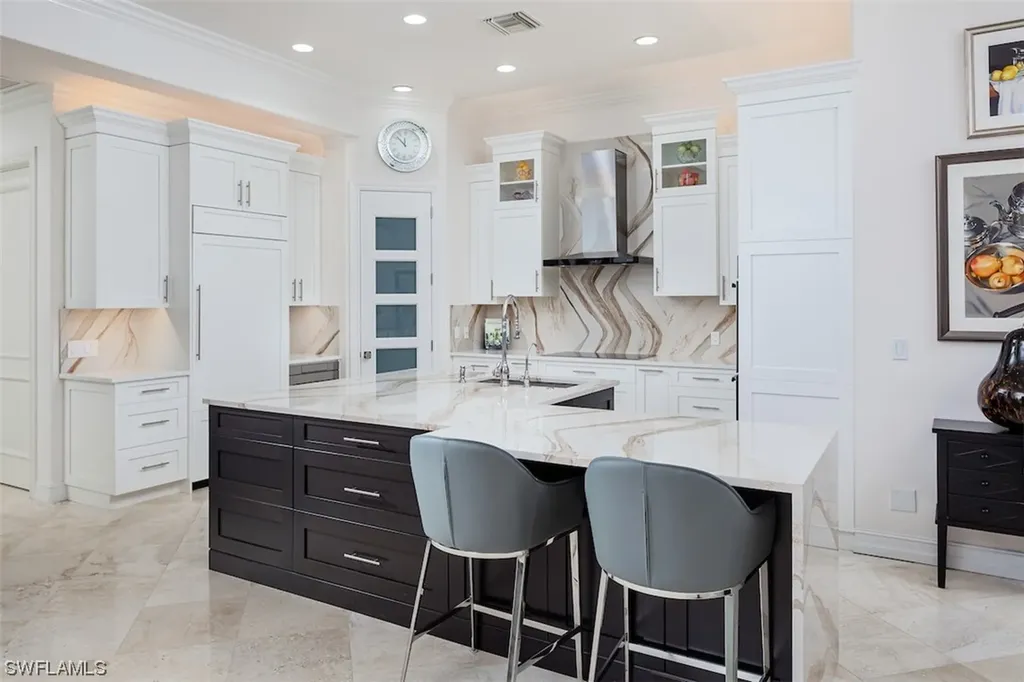 562 Portsmouth Court Naples FL 34110