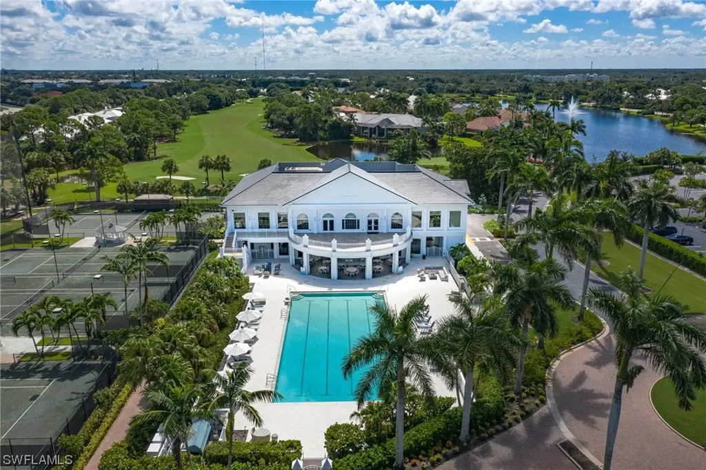 562 Portsmouth Court Naples FL 34110