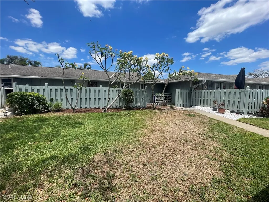 Fort Myers FL, 4261 Island Circle, Unit 6