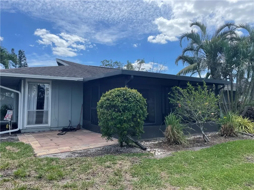 4261 Island Circle Fort Myers FL 33919