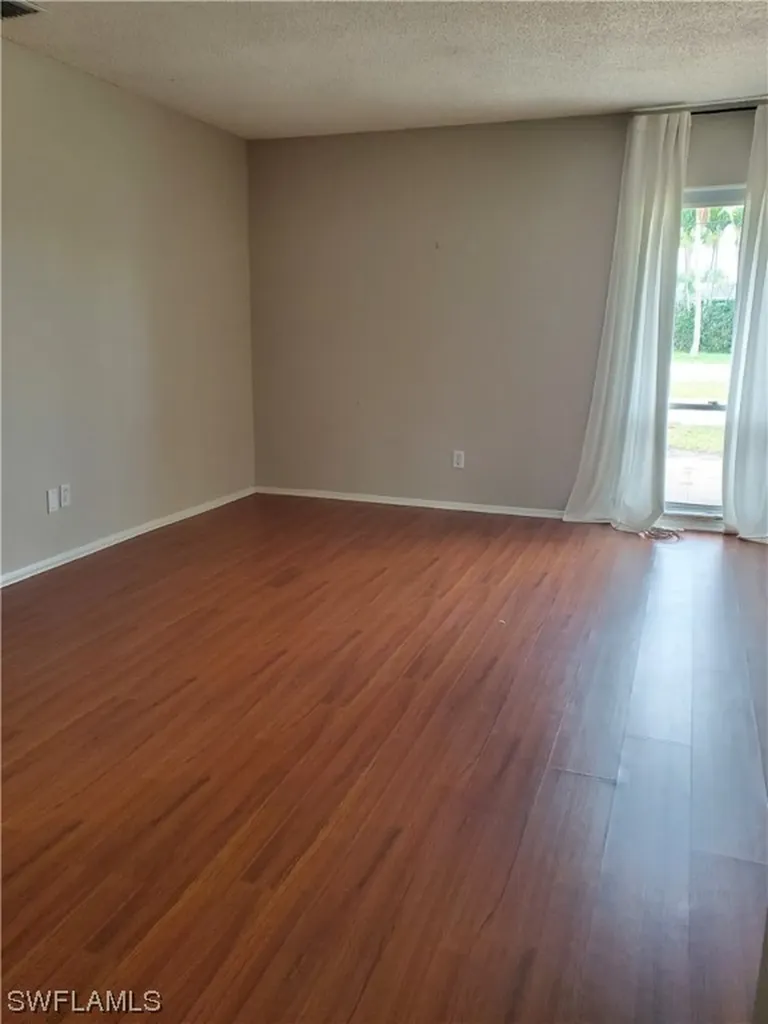 4261 Island Circle Fort Myers FL 33919