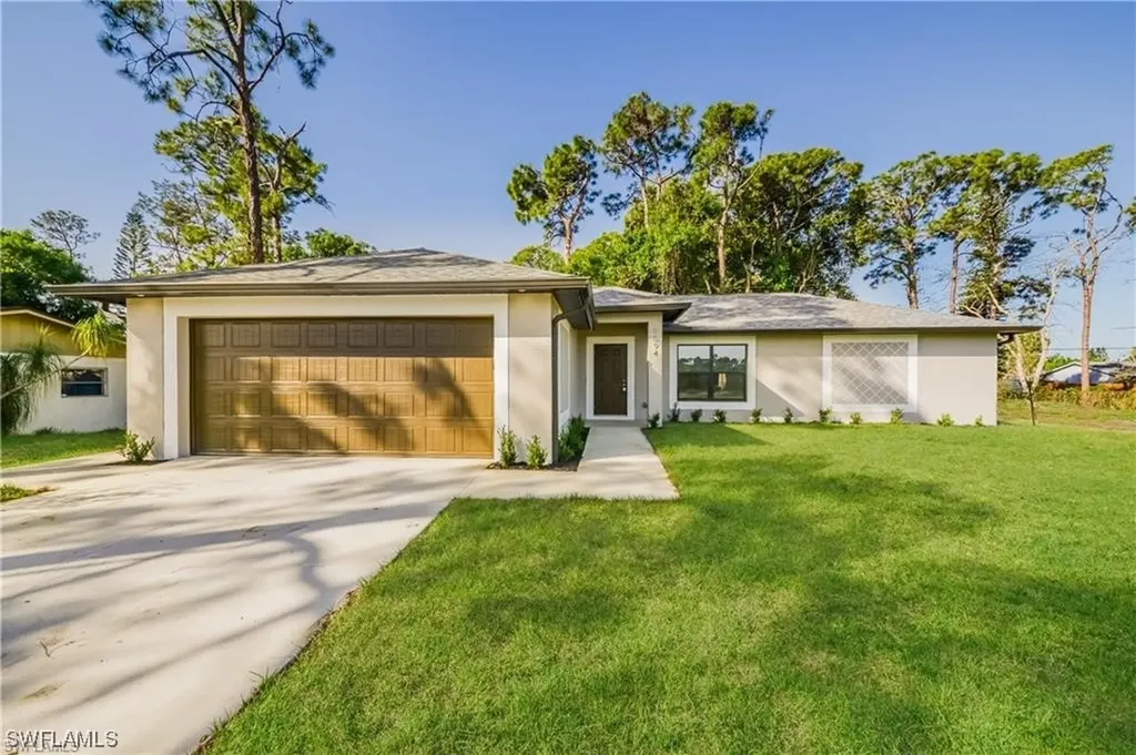 Fort Myers FL, 8353 Trillium Road