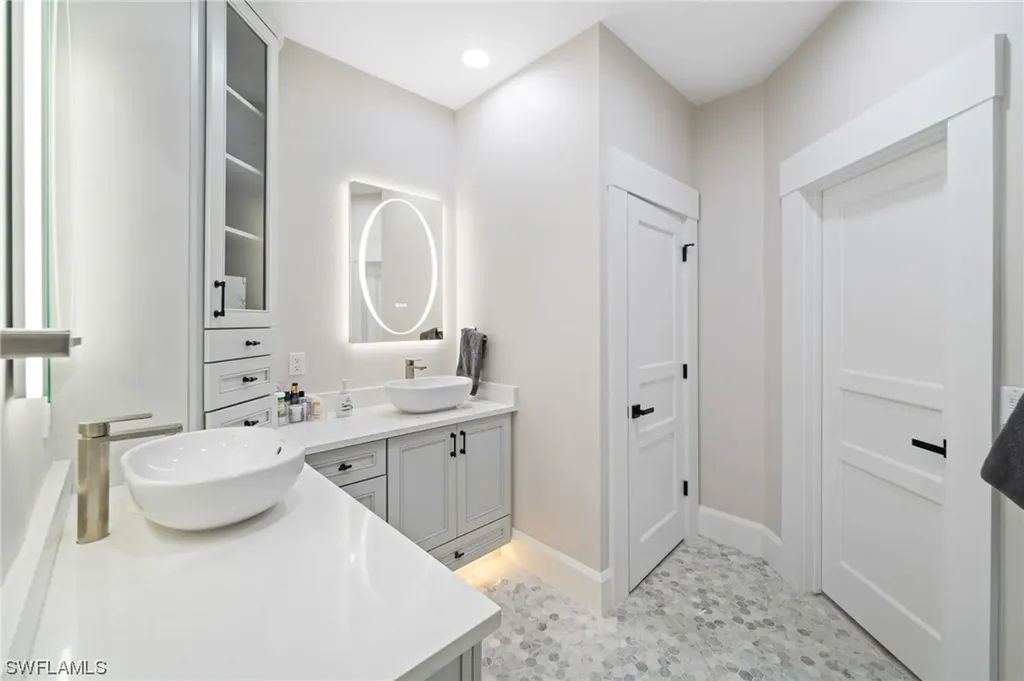 227 Dolphin Cove Court Bonita Springs FL 34134