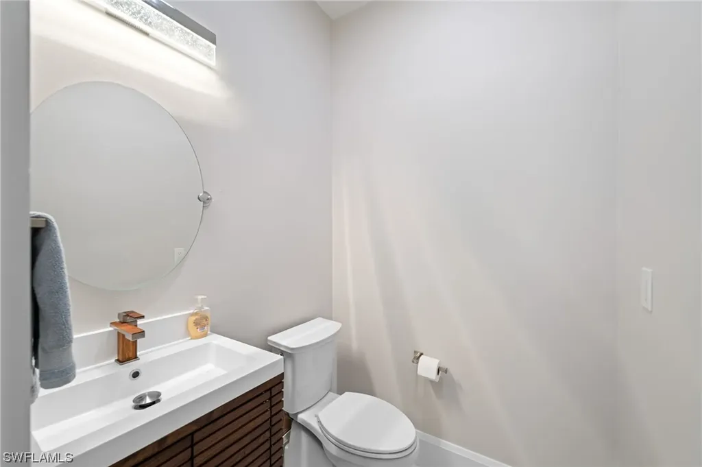 227 Dolphin Cove Court Bonita Springs FL 34134