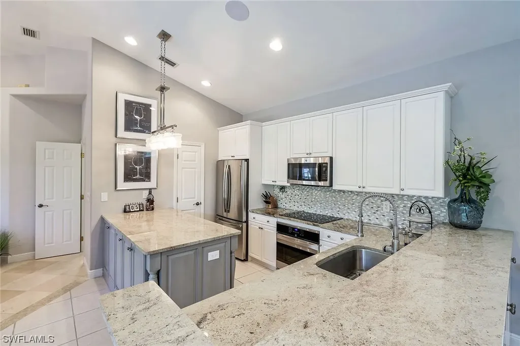 25010 Pinewater Cove Bonita Springs FL 34134