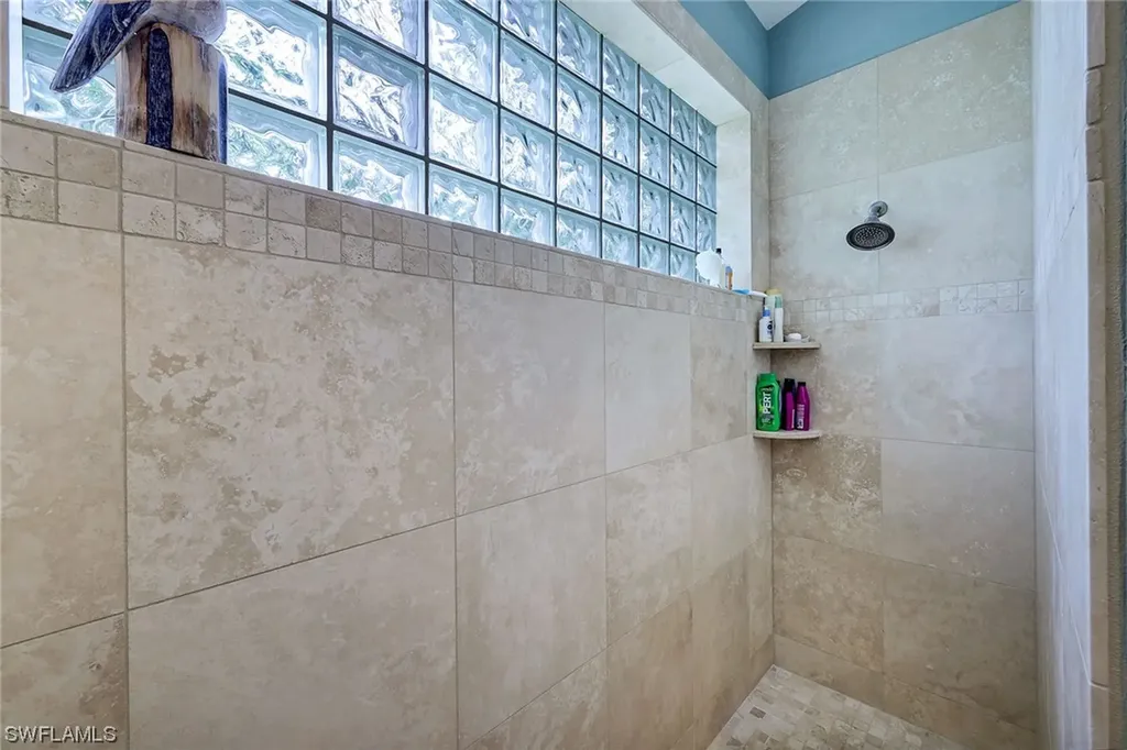 25010 Pinewater Cove Bonita Springs FL 34134