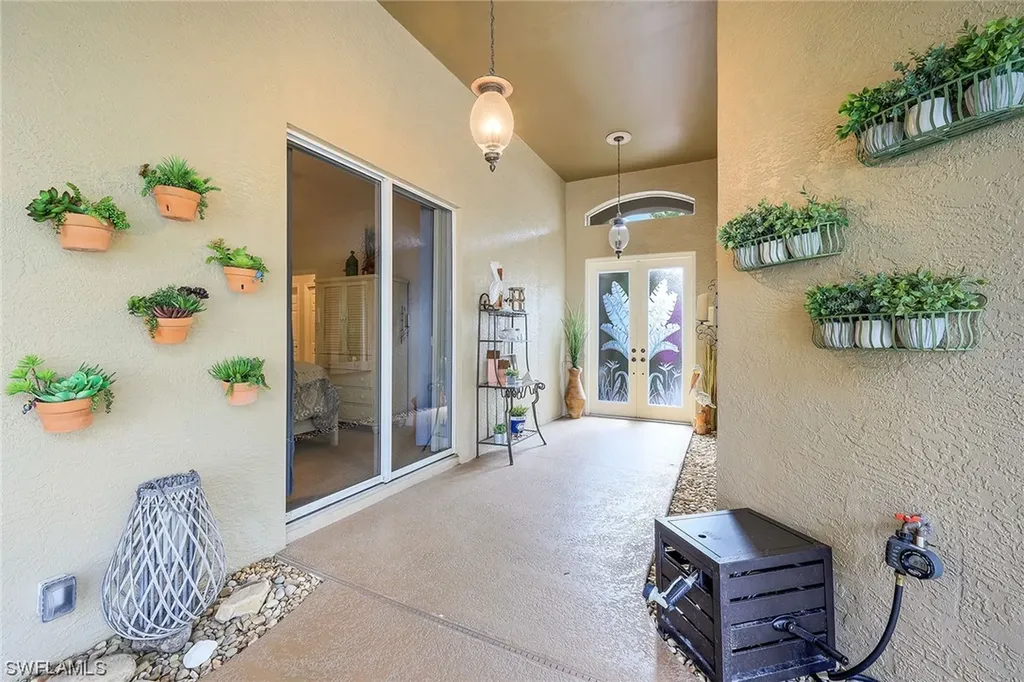25010 Pinewater Cove Bonita Springs FL 34134