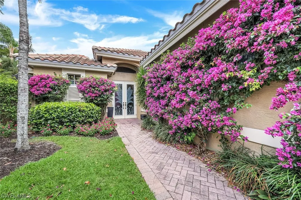 25010 Pinewater Cove Bonita Springs FL 34134