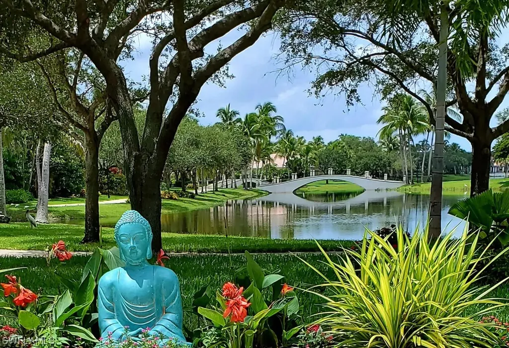 4370 Queen Elizabeth Way Naples FL 34119